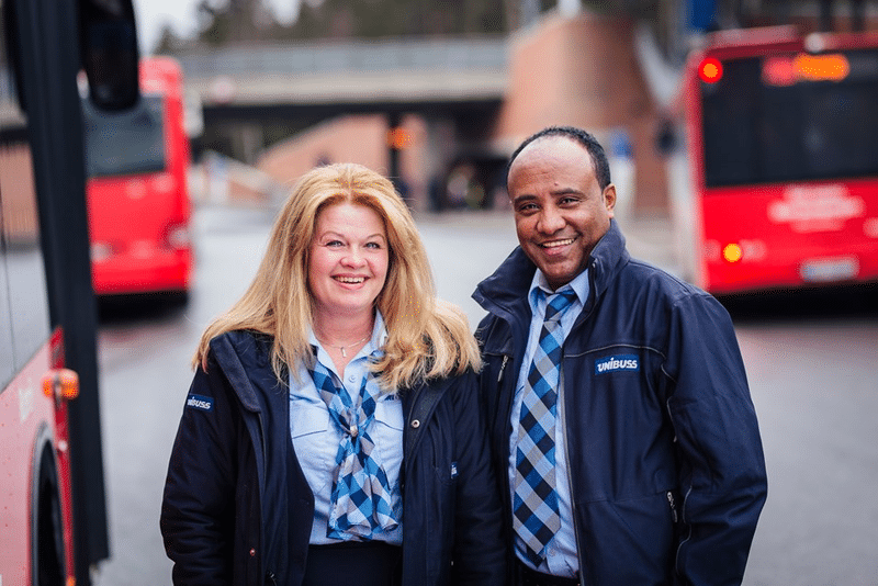 NHO Transport gratulerer Unibuss på Lillehammer med Mangfoldsprisen. Foto: Unibuss AS